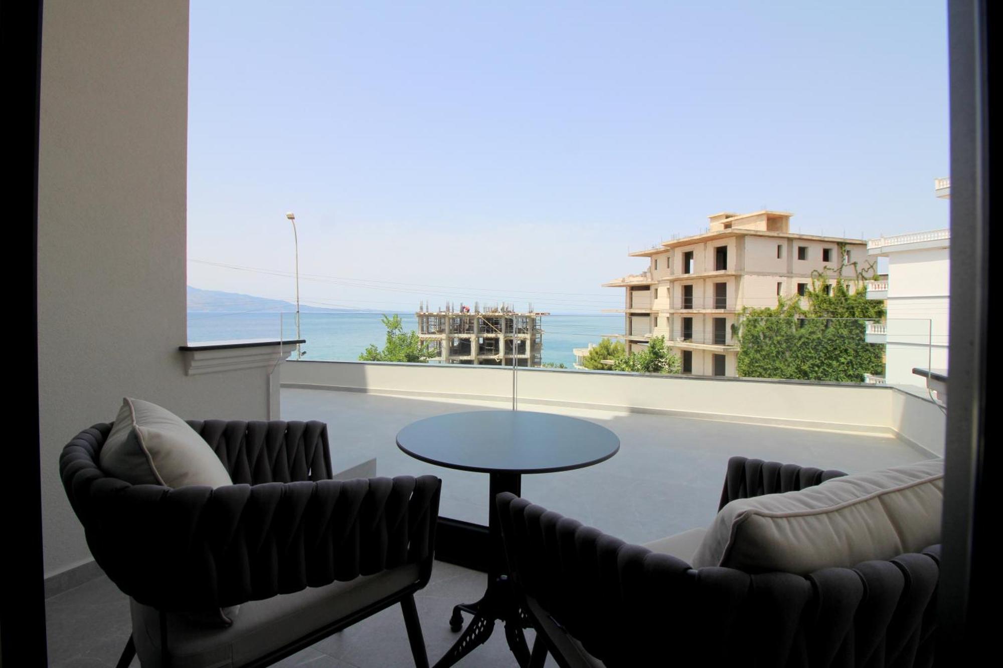 Rozafa Palace Hotel Sarande Exterior photo